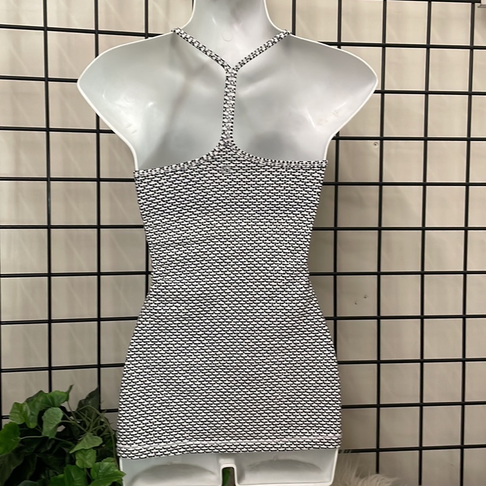 Lululemon tank size 2 - Picture 3 of 5